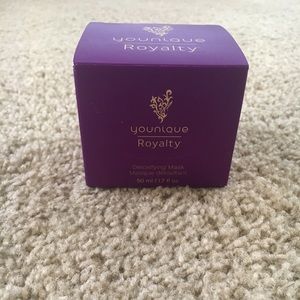 Younique detoxifying mask